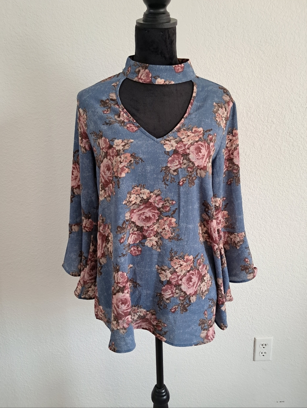 Andrea By Unit Blouse Lg Floral Bell Sleeves Cutout Neck Lightweight Boho Fairy